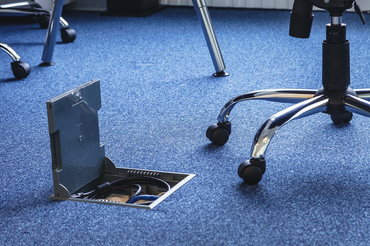 Финишные покрытия фальшпола из ДСП — ковровая плитка, линолеум, антистатический ПВХ