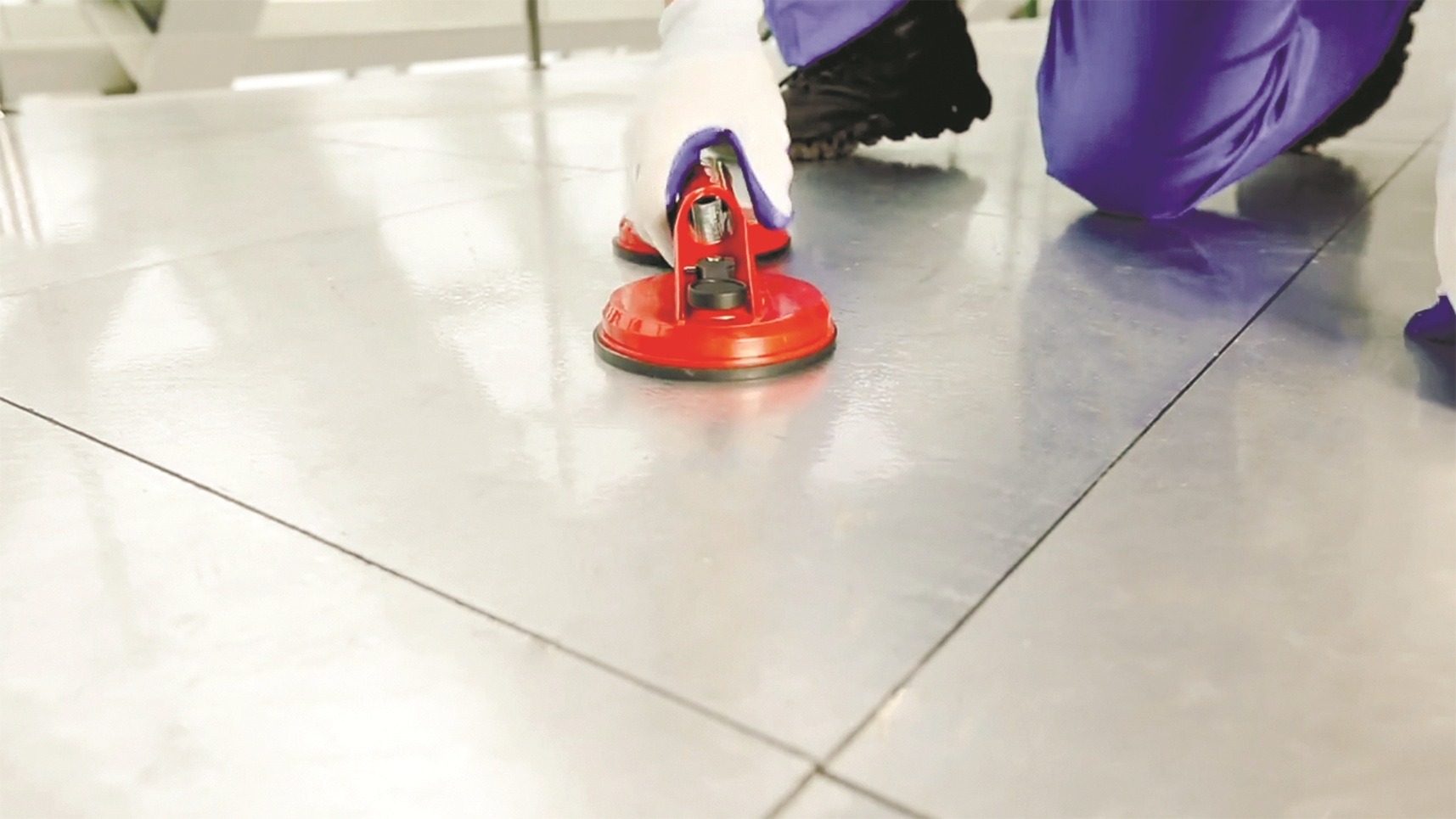 Плита фальшпола из ДСП с металлическим покрытием — конструкция панели