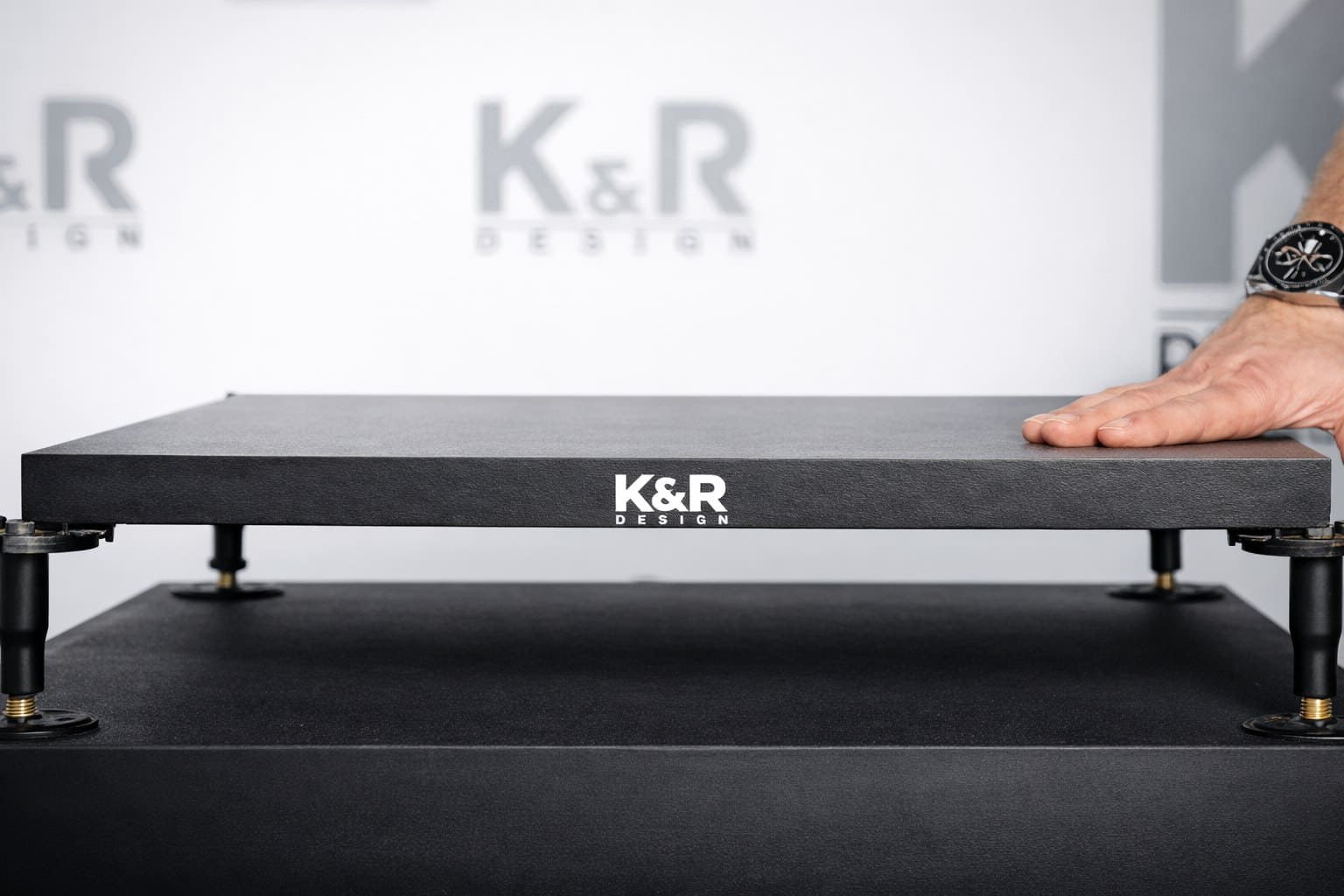 Фальшпол для офиса: эстетика, функциональность и быстрый монтаж