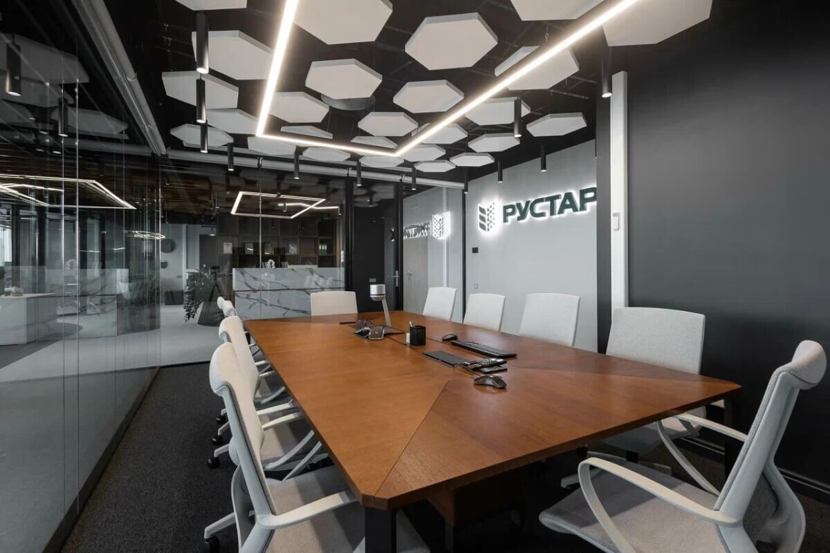 Акустический подвесной потолок K&R Design в интерьере офиса