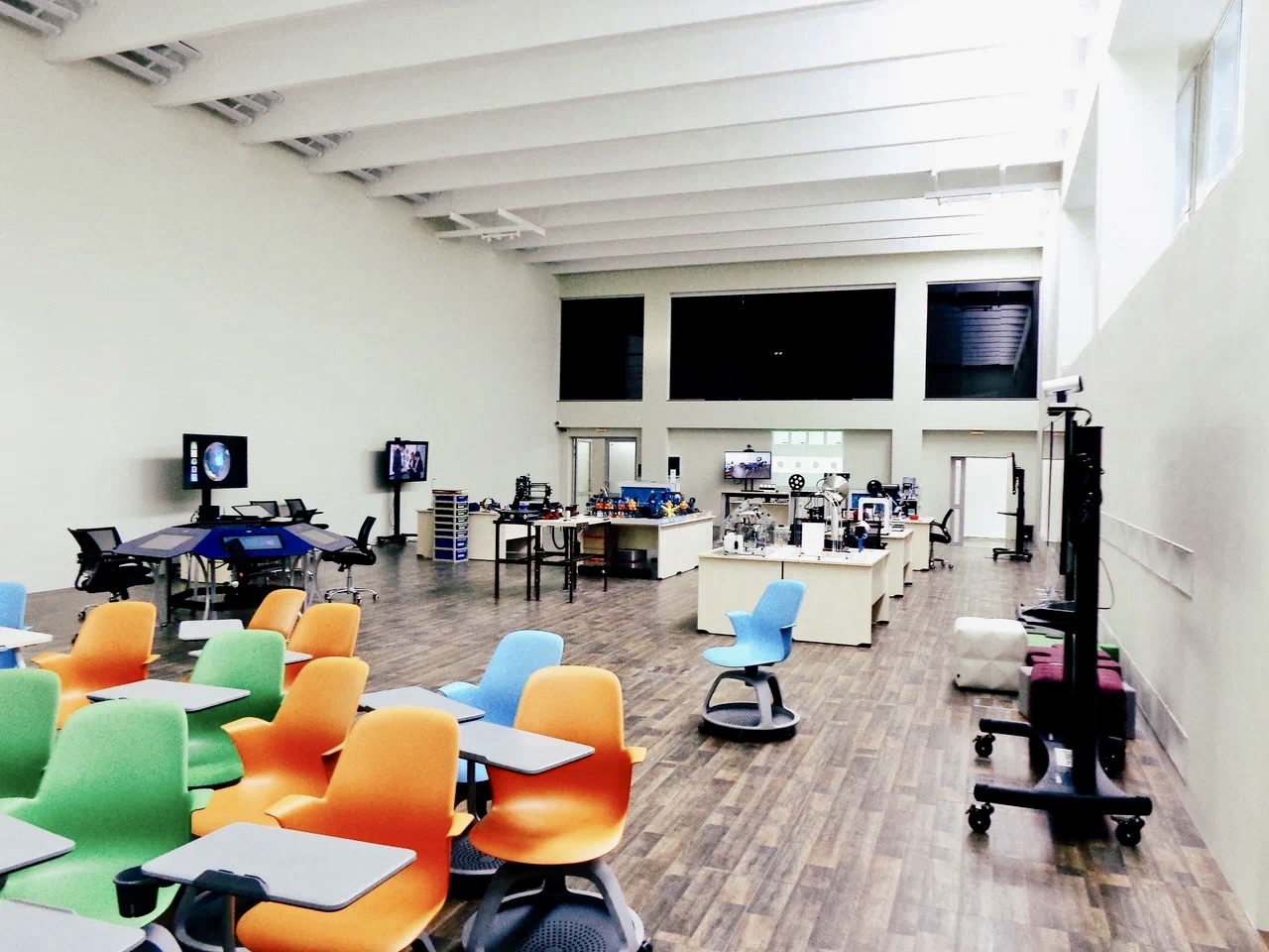 Монтаж фальшпола